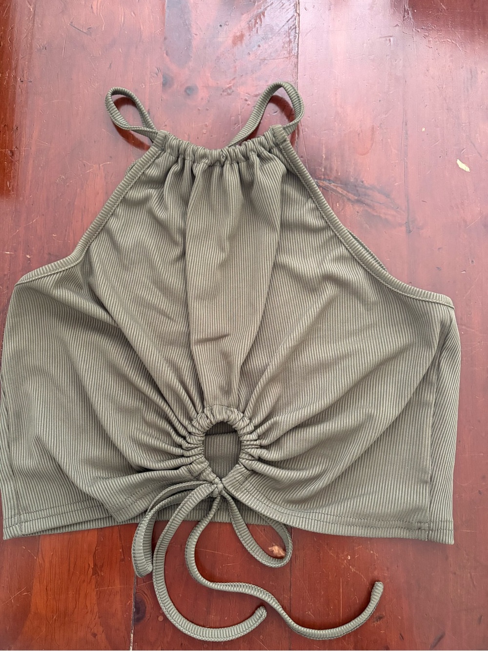 Cropped ribbed halter top